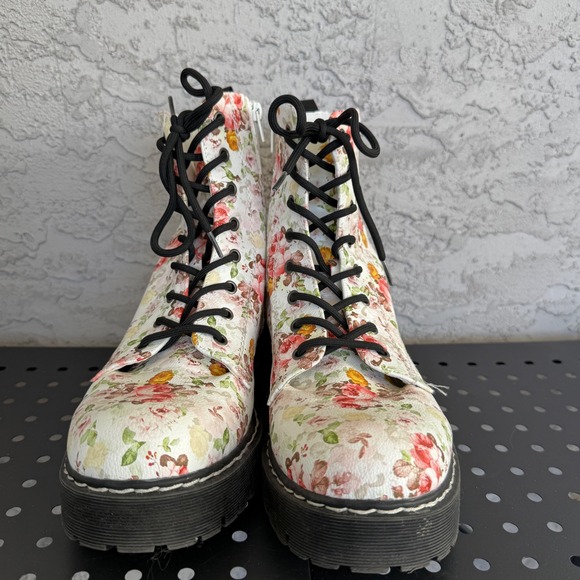UNIONBAY Hayden White Rose Combat Boots Womens 11 Floral Chukka Streetwear - Picture 2 of 9